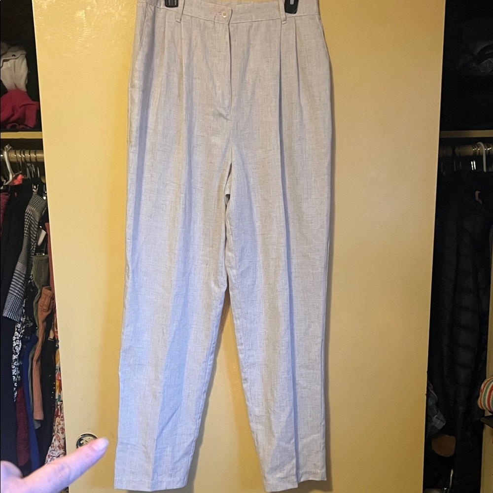 Sag Harbor Light Gray Pleated Men's Chinos